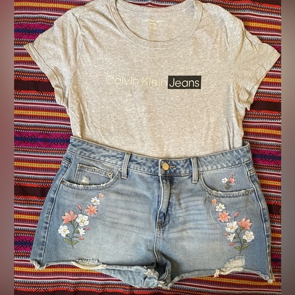 Calvin Klein Tops - Calvin Klein Top,Calvin Klein Gray Logo Tee